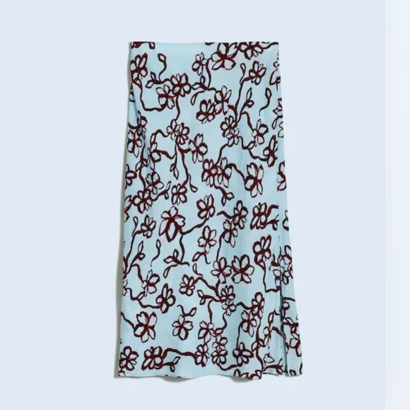 NEW Madewell Women's Size 8 Gentle Wind Cutaway Vest &The Layton Midi
Slip Skirt - Picture 5 of 5